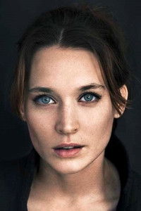 الممثل Josefin Asplund