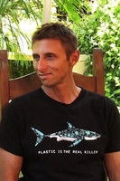 المخرج Juan Oliphant