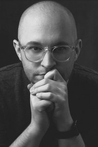 المخرج Julian Higgins