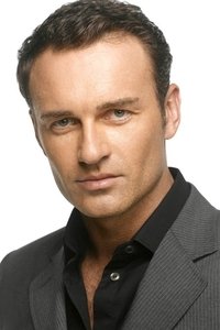الممثل Julian McMahon