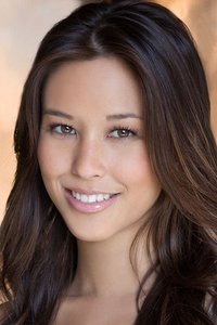 الممثل Kaitlyn Leeb