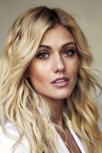 الممثل Katherine McNamara