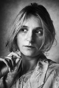 الممثل Katrin Cartlidge