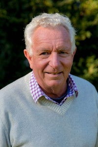 المخرج Keith Scholey