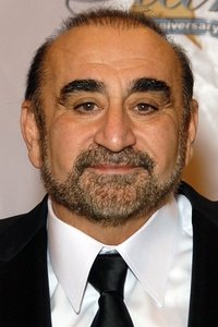 الممثل Ken Davitian