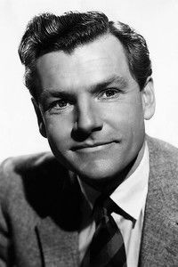 الممثل Kenneth More