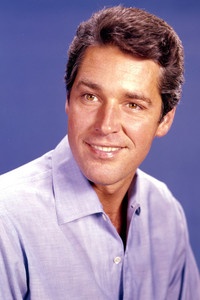 الممثل Kerwin Mathews