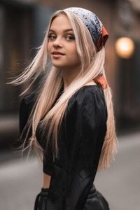 الممثل Kes van den Broek