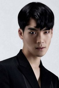 الممثل Kim Tae-hoon