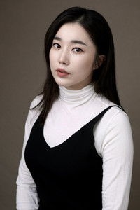الممثل Kim Yeo-jin