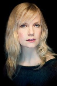 الممثل Laura Harris