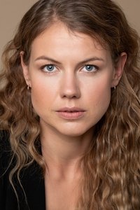 الممثل Laura Niils