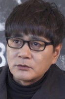 المخرج Lee Min-soo