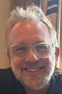 المخرج Leif Tilden