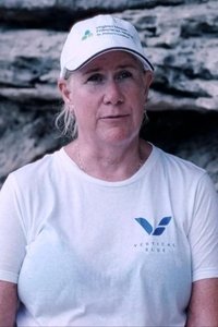 الممثل Leigh Baker