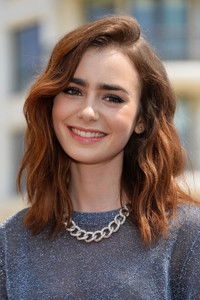 الممثل Lily Collins