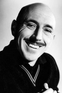 الممثل Lionel Jeffries