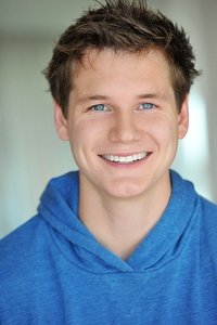 الممثل Luke Shelton