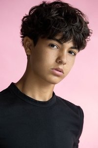 الممثل Luxton Handspiker