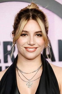 الممثل Mackenzie Ziegler