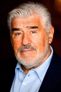 الممثل Mario Adorf