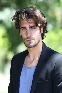 الممثل Mario Ermito