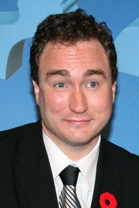 الممثل Mark Critch