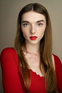 الممثل Mary Malone