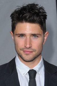 الممثل Matt Dallas