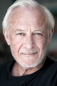 الممثل Matthew Burton