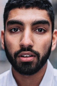 الممثل Mawaan Rizwan