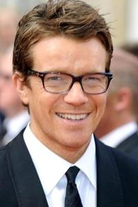 الممثل Max Beesley
