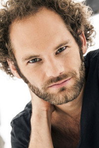 الممثل Maximilian Schafroth