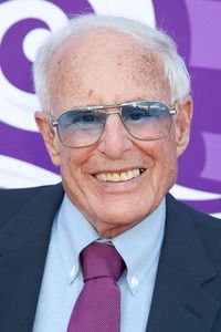 المخرج Mel Stuart