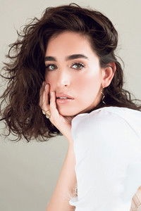 الممثل Meshi Kleinstein