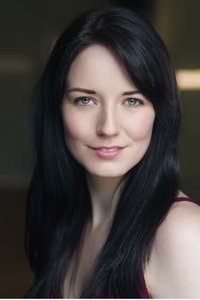 الممثل Mhairi Calvey