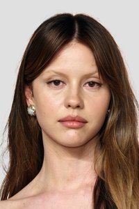 الممثل Mia Goth