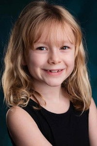 الممثل Mia Millichamp-Long