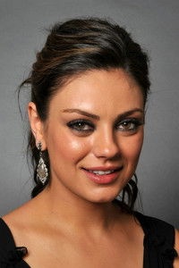 الممثل Mila Kunis
