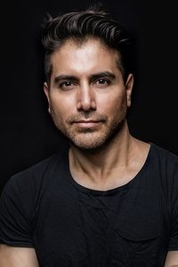 الممثل Monte Bezell