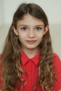 الممثل Naila Schuberth