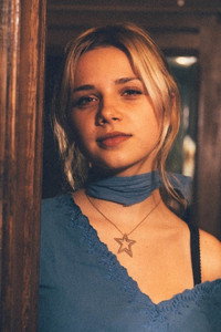 الممثل Nell Cattrysse