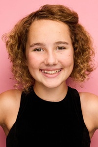 الممثل Nev Scharrel