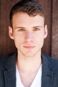 الممثل Nicholas Denton