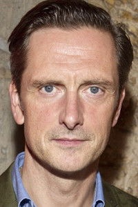 الممثل Nicholas Gleaves