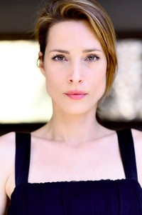 الممثل Nikolett Barabas