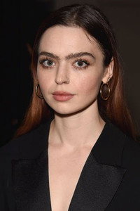 الممثل Noelle Perdue