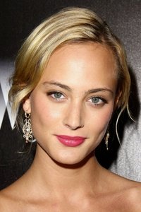 الممثل Nora Arnezeder