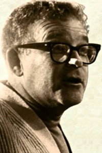 المخرج Norman Tokar