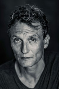 الممثل Oliver Masucci